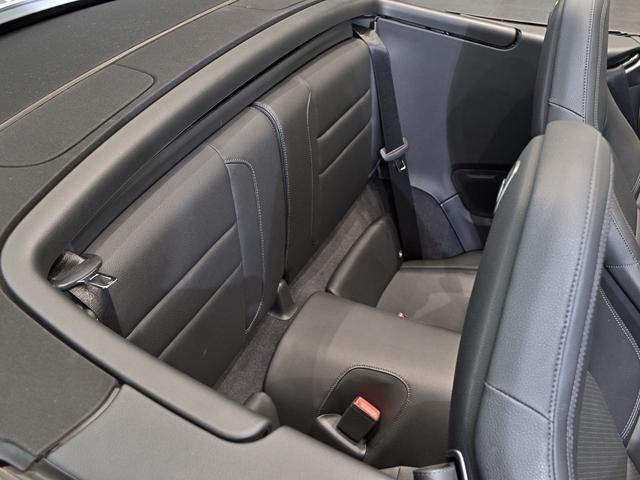 ９１１ ９１１カレラ４Ｓ　カブリオレ　２０２０年式　認定中古車保証付　スポクロ　パワステプラス　１４ｗａｙ電動シート　ブラッシュドアルミニウムインテリアパッケージ（16枚目）
