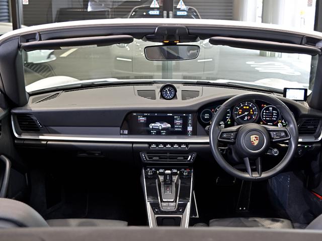 ９１１ ９１１カレラ４Ｓ　カブリオレ　２０２０年式　認定中古車保証付　スポクロ　パワステプラス　１４ｗａｙ電動シート　ブラッシュドアルミニウムインテリアパッケージ（19枚目）
