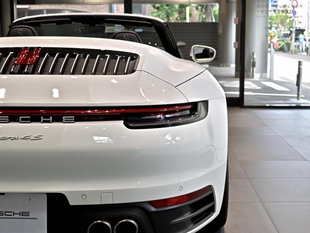 ９１１ ９１１カレラ４Ｓ　カブリオレ　２０２０年式　認定中古車保証付　スポクロ　パワステプラス　１４ｗａｙ電動シート　ブラッシュドアルミニウムインテリアパッケージ（33枚目）
