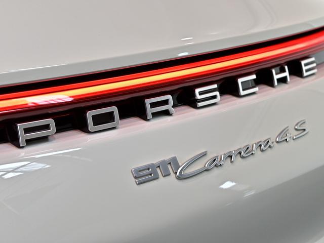 ９１１ ９１１カレラ４Ｓ　カブリオレ　２０２０年式　認定中古車保証付　スポクロ　パワステプラス　１４ｗａｙ電動シート　ブラッシュドアルミニウムインテリアパッケージ（36枚目）