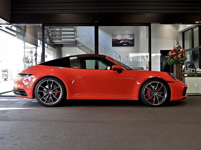 911 911タルガ4S 2021年式 認定中古車保証付 スポクロ スポエグ リフトアップ プライバシーガラス ダークパルダオインテリアパッケージ(6枚目)