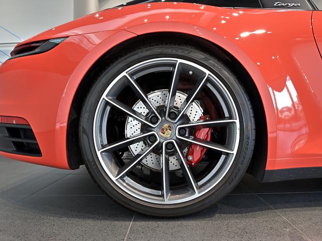 911 911タルガ4S 2021年式 認定中古車保証付 スポクロ スポエグ リフトアップ プライバシーガラス ダークパルダオインテリアパッケージ(9枚目)