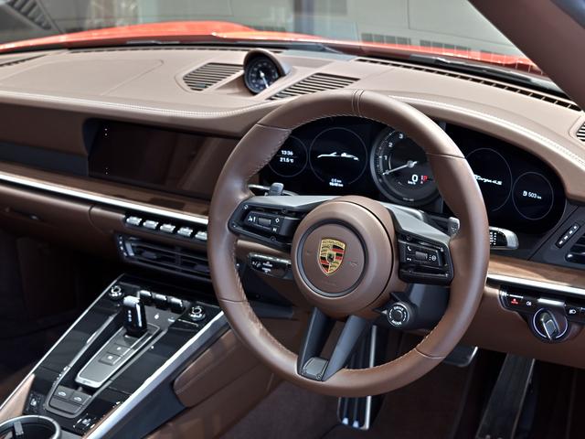 911 911タルガ4S 2021年式 認定中古車保証付 スポクロ スポエグ リフトアップ プライバシーガラス ダークパルダオインテリアパッケージ(14枚目)