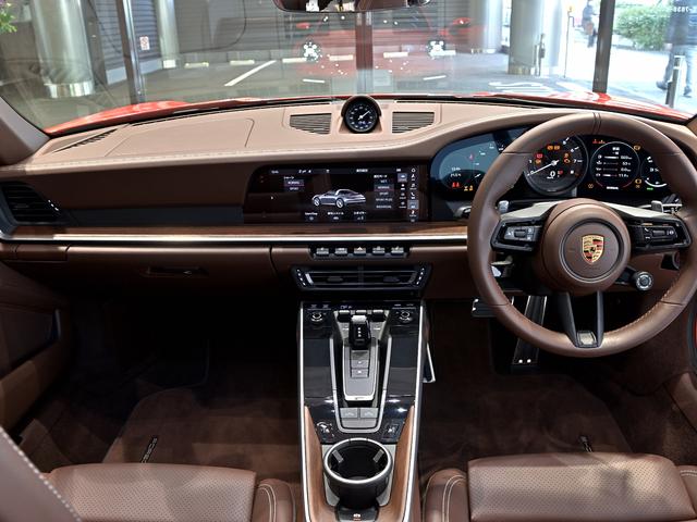 911 911タルガ4S 2021年式 認定中古車保証付 スポクロ スポエグ リフトアップ プライバシーガラス ダークパルダオインテリアパッケージ(17枚目)