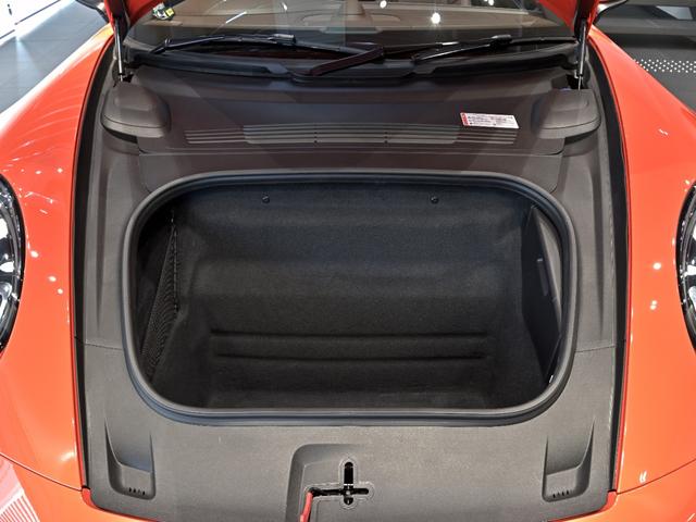 911 911タルガ4S 2021年式 認定中古車保証付 スポクロ スポエグ リフトアップ プライバシーガラス ダークパルダオインテリアパッケージ(42枚目)