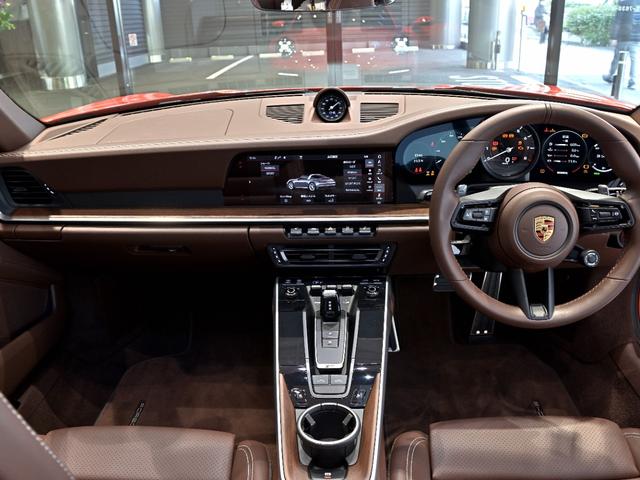 911 911タルガ4S 2021年式 認定中古車保証付 スポクロ スポエグ リフトアップ プライバシーガラス ダークパルダオインテリアパッケージ(54枚目)