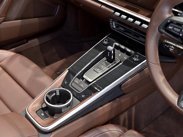 911 911タルガ4S 2021年式 認定中古車保証付 スポクロ スポエグ リフトアップ プライバシーガラス ダークパルダオインテリアパッケージ(63枚目)