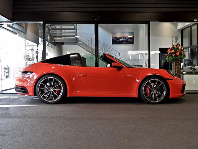 911 911タルガ4S 2021年式 認定中古車保証付 スポクロ スポエグ リフトアップ プライバシーガラス ダークパルダオインテリアパッケージ(75枚目)