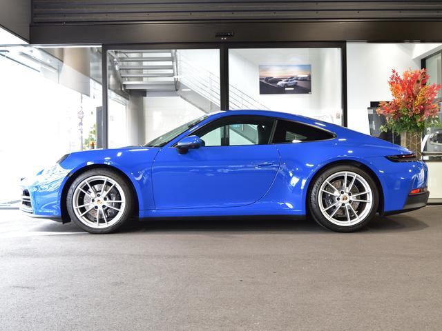 ９１１ ９１１カレラ　２０２５年式　新車保証付　スポクロ　スポエグ　パワステプラス　リアシート　シートベルト（アークティックブルー）（2枚目）