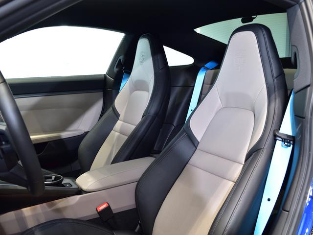 ９１１ ９１１カレラ　２０２５年式　新車保証付　スポクロ　スポエグ　パワステプラス　リアシート　シートベルト（アークティックブルー）（15枚目）