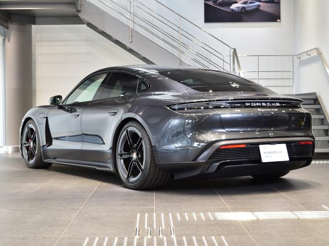 タイカン タイカン　４Ｓ　２０２４年式　新車保証継承　スポーツデザインパッケージ　スポクロ　アクティブレーンキーピング　ＬＥＤマトリックスヘッドライト（3枚目）