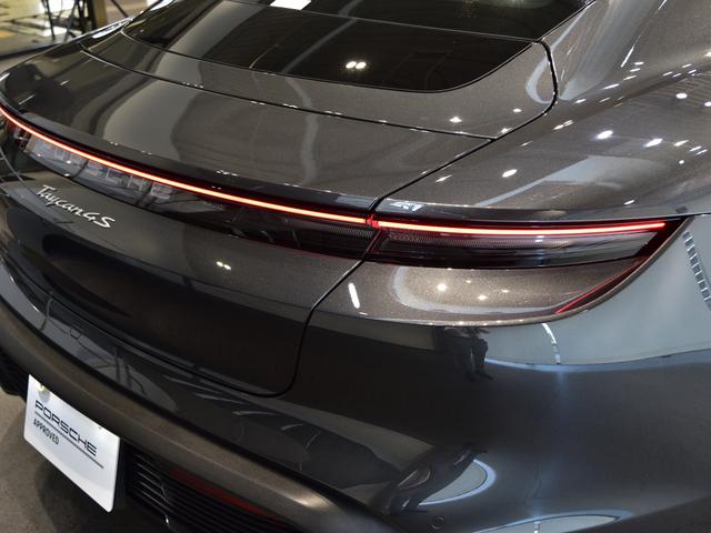 タイカン タイカン　４Ｓ　２０２４年式　新車保証継承　スポーツデザインパッケージ　スポクロ　アクティブレーンキーピング　ＬＥＤマトリックスヘッドライト（12枚目）