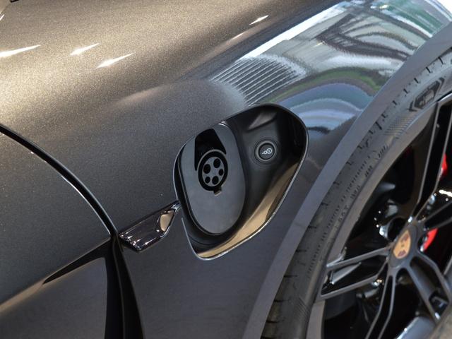 タイカン タイカン　４Ｓ　２０２４年式　新車保証継承　スポーツデザインパッケージ　スポクロ　アクティブレーンキーピング　ＬＥＤマトリックスヘッドライト（32枚目）