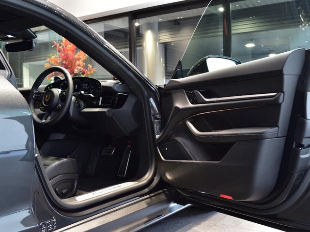 タイカン タイカン　４Ｓ　２０２４年式　新車保証継承　スポーツデザインパッケージ　スポクロ　アクティブレーンキーピング　ＬＥＤマトリックスヘッドライト（50枚目）