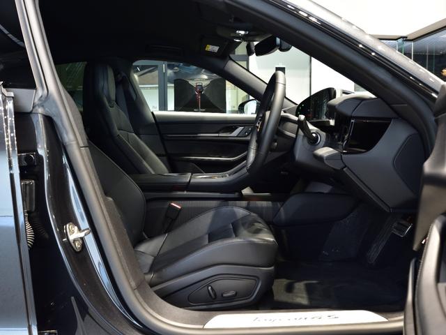 タイカン タイカン　４Ｓ　２０２４年式　新車保証継承　スポーツデザインパッケージ　スポクロ　アクティブレーンキーピング　ＬＥＤマトリックスヘッドライト（54枚目）