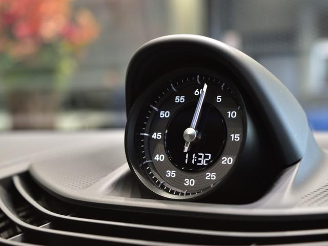 タイカン タイカン　４Ｓ　２０２４年式　新車保証継承　スポーツデザインパッケージ　スポクロ　アクティブレーンキーピング　ＬＥＤマトリックスヘッドライト（63枚目）