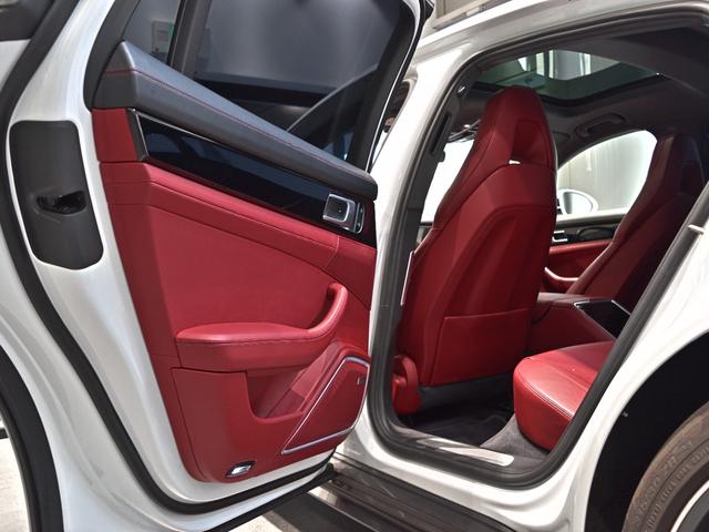 パナメーラ ベースグレード 2020年式 認定中古車保証付 スポクロ スポエグ パノラマルーフ ソフトクローズ BOSE トラフィックジャムアシスト(49枚目)