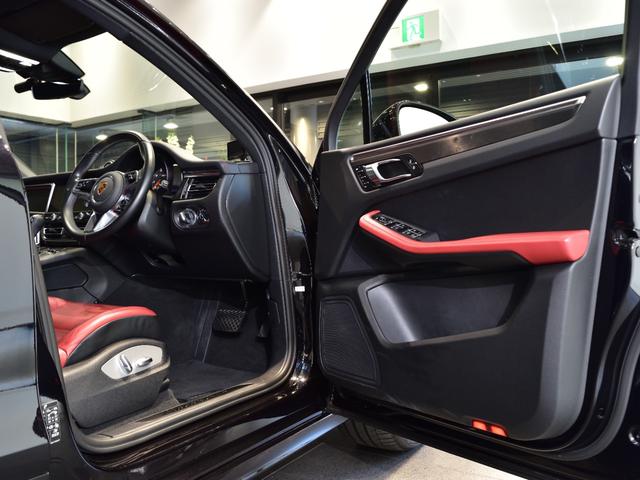 マカン マカンGTS 2021年式 認定中古車保証付 スポクロ パノラマルーフ シートヒーター ドアカーテシライト プライバシーガラス(49枚目)