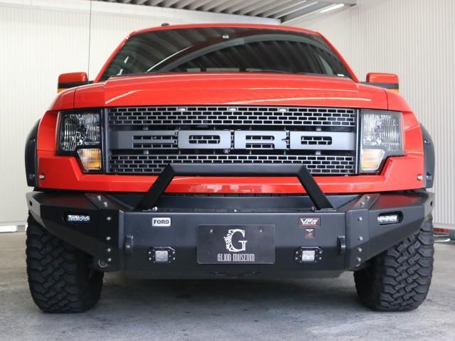 SVT ラプター 2011yモデル 新車並行 4WD 専用レザーシート サイドステップ FOXレーシングショック 社外フロントバンパー 社外オーバーフェンダー トノカバー ベッドライナー(2枚目)