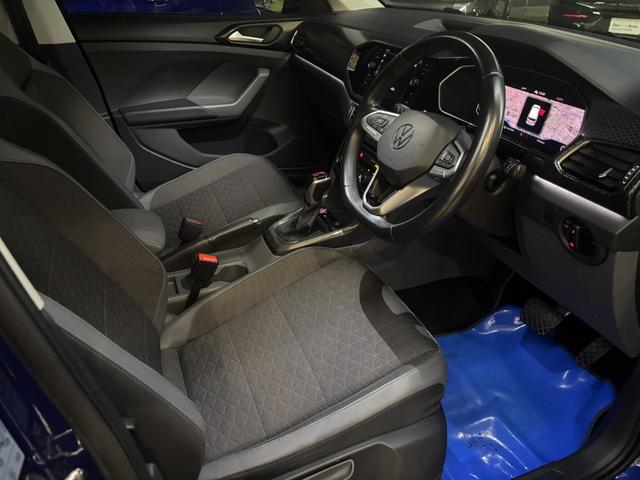 Ｔ－クロス ＴＳＩ　スタイル　ＴＳＩ　スタイル　認定中古車　メモリーナビ　アルミホイール　スマートキー　ＥＴＣ　盗難防止システム　記録簿　サイドエアバッグ　横滑り防止装置　オートクルーズコントロール（15枚目）