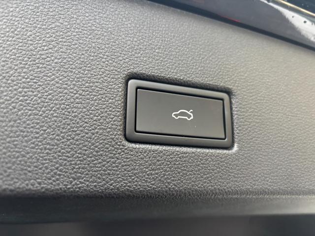 T-ロック R R 認定中古車 禁煙車 ワンオーナー 純正インフォティメントシステムDiscoverPro搭載 アダプティブクルーズコントロール ブラインドスポット フロントアシスト(26枚目)