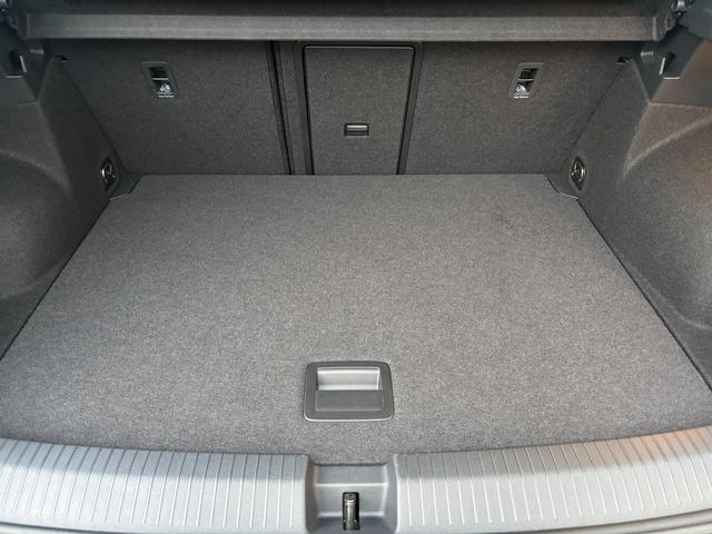 T-ロック R R 認定中古車 禁煙車 ワンオーナー 純正インフォティメントシステムDiscoverPro搭載 アダプティブクルーズコントロール ブラインドスポット フロントアシスト(27枚目)