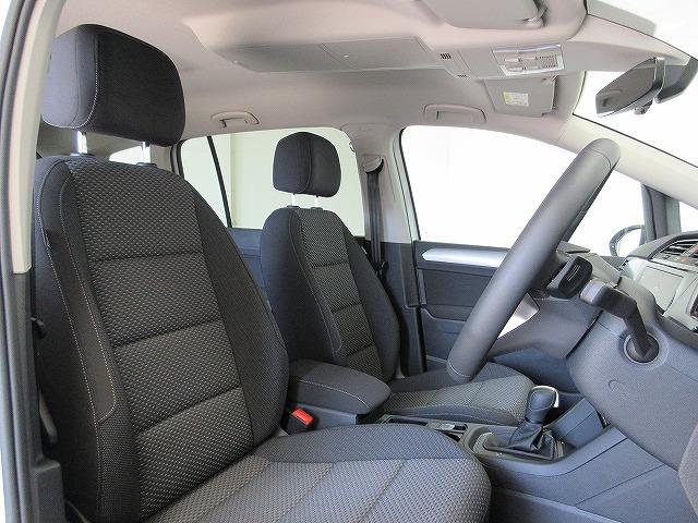 ゴルフトゥーラン TSI コンフォートライン アダプティブクルーズコントロール レーンチェンジアシストシステム フロントアシスト トラベルアシスト 16インチ純正アルミホイール 3列シート(9枚目)