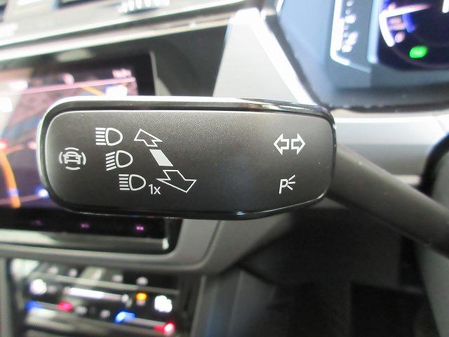 ゴルフトゥーラン TSI コンフォートライン アダプティブクルーズコントロール レーンチェンジアシストシステム フロントアシスト トラベルアシスト 16インチ純正アルミホイール 3列シート(21枚目)