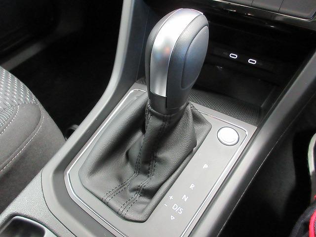 ゴルフトゥーラン TSI コンフォートライン アダプティブクルーズコントロール レーンチェンジアシストシステム フロントアシスト トラベルアシスト 16インチ純正アルミホイール 3列シート(28枚目)