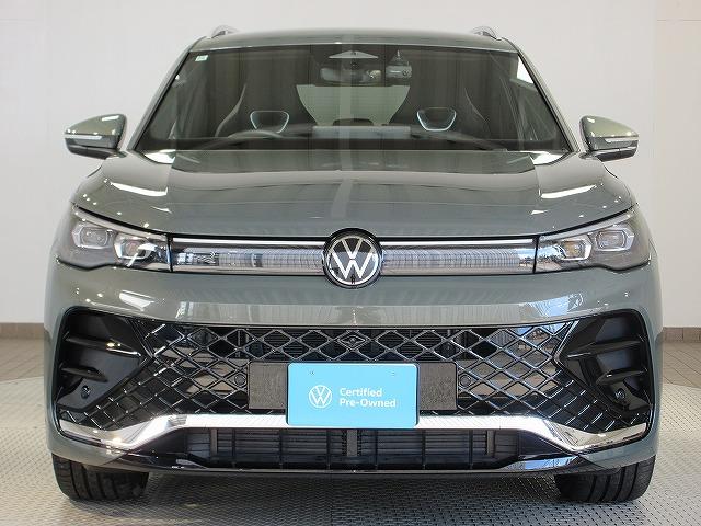 ティグアン ｅＴＳＩ　Ｒライン　アラウンドビューカメラ　ＩＱ．ＬＩＧＨＴ　アンビエントライト　レーンキープアシストシステム　パワーテールゲート　フロントアシスト（2枚目）