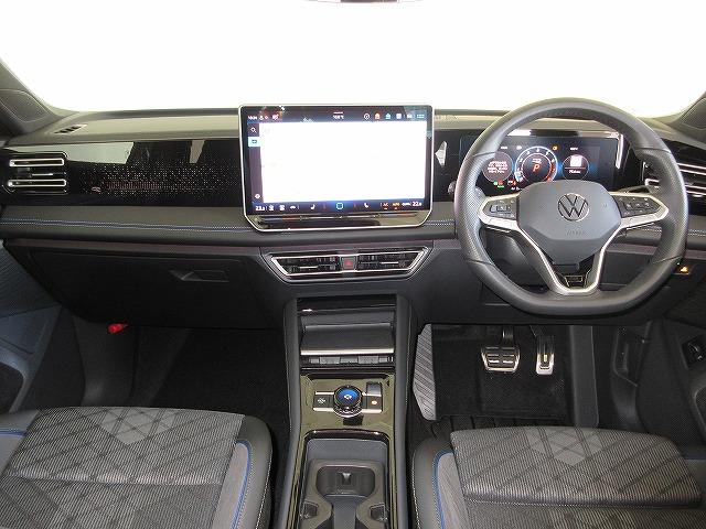 ティグアン ｅＴＳＩ　Ｒライン　アラウンドビューカメラ　ＩＱ．ＬＩＧＨＴ　アンビエントライト　レーンキープアシストシステム　パワーテールゲート　フロントアシスト（8枚目）