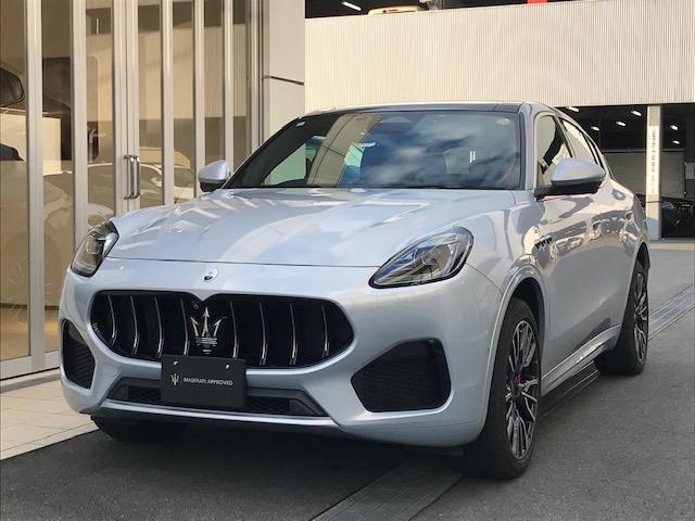 グレカーレ GT ビアンコアストロ・黒レザー・20インチ・赤キャリパー・パノラマサンルーフ・3ゾーンエアコン・フロントシートベンチレーション(7枚目)