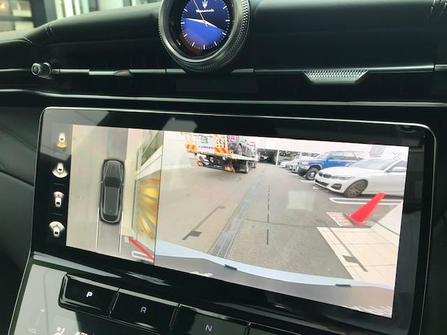 グレカーレ GT ビアンコアストロ・黒レザー・20インチ・赤キャリパー・パノラマサンルーフ・3ゾーンエアコン・フロントシートベンチレーション(11枚目)