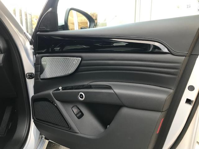 グレカーレ GT ビアンコアストロ・黒レザー・20インチ・赤キャリパー・パノラマサンルーフ・3ゾーンエアコン・フロントシートベンチレーション(16枚目)