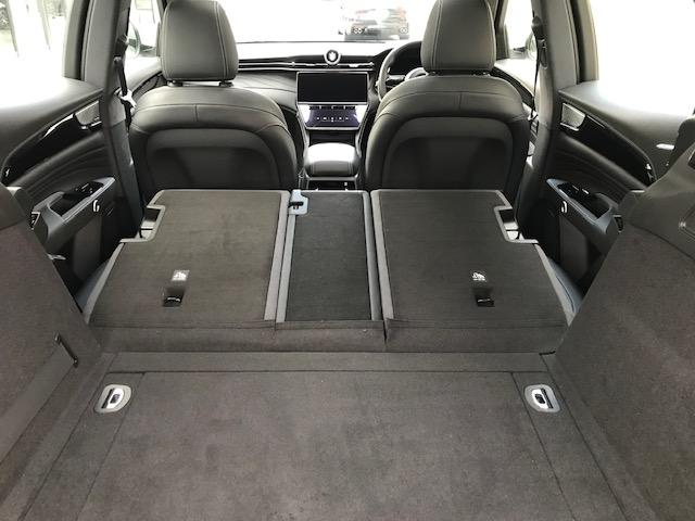 グレカーレ GT ビアンコアストロ・黒レザー・20インチ・赤キャリパー・パノラマサンルーフ・3ゾーンエアコン・フロントシートベンチレーション(26枚目)