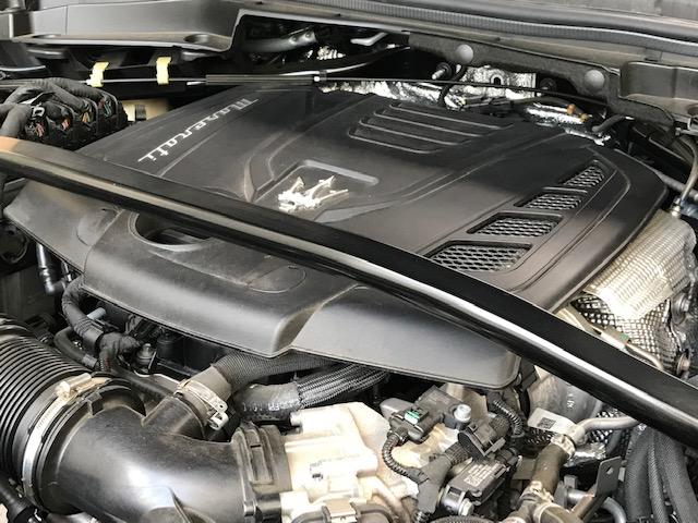 グレカーレ GT ビアンコアストロ・黒レザー・20インチ・赤キャリパー・パノラマサンルーフ・3ゾーンエアコン・フロントシートベンチレーション(29枚目)