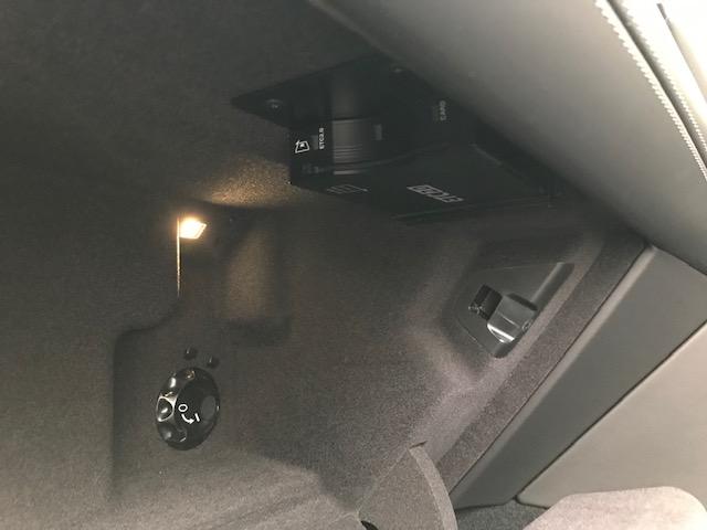 グレカーレ GT ビアンコアストロ・黒レザー・20インチ・赤キャリパー・パノラマサンルーフ・3ゾーンエアコン・フロントシートベンチレーション(31枚目)