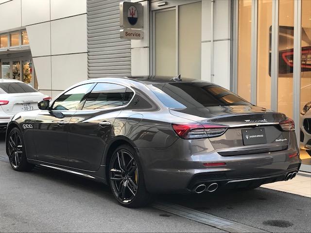 クアトロポルテ モデナ グリジオマラテアメタルシェントペイント・21インチホイール・黒レザー・サンルーフ・Bowers&Wikinsサウンドシステム・アルカンタラヘッドライニング・ピアノブラックトリム(9枚目)