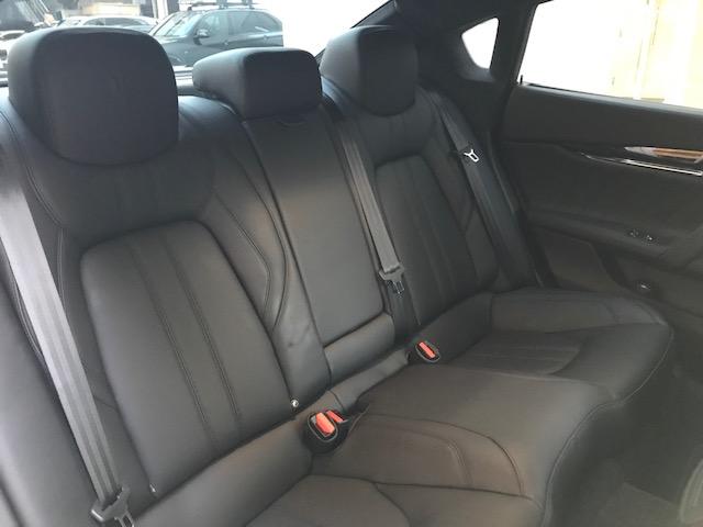 クアトロポルテ モデナ グリジオマラテアメタルシェントペイント・21インチホイール・黒レザー・サンルーフ・Bowers&Wikinsサウンドシステム・アルカンタラヘッドライニング・ピアノブラックトリム(16枚目)