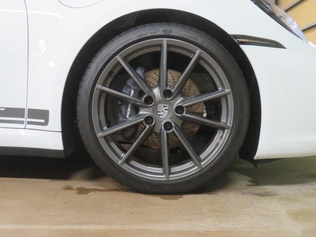 ９１１ 　９１１カレラＴリアシート　カレラＴ　インテリアＰｋｇ／リアアクスルステアリング／１８ｗａｙ電動シート／スポーツクロノ／レーンチェンジ／軽量遮音プライバシーガラス／パワステプラス／盗難防止ホイールボルト（4枚目）