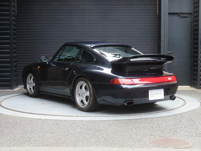 ９１１ ９１１カレラ　６Ｍ／Ｔ　ＣＵＰ　ホイール１７インチ　（アルミ）／リヤ　ワイパー／エアコン／ハイマウント・ブレーキ・ランプ／キセノンヘッドライト／純正フロント・リアスポイラー（8枚目）