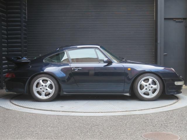 ９１１ ９１１カレラ　６Ｍ／Ｔ　ＣＵＰ　ホイール１７インチ　（アルミ）／リヤ　ワイパー／エアコン／ハイマウント・ブレーキ・ランプ／キセノンヘッドライト／純正フロント・リアスポイラー（11枚目）