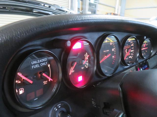 ９１１ ９１１カレラ　６Ｍ／Ｔ　ＣＵＰ　ホイール１７インチ　（アルミ）／リヤ　ワイパー／エアコン／ハイマウント・ブレーキ・ランプ／キセノンヘッドライト／純正フロント・リアスポイラー（18枚目）