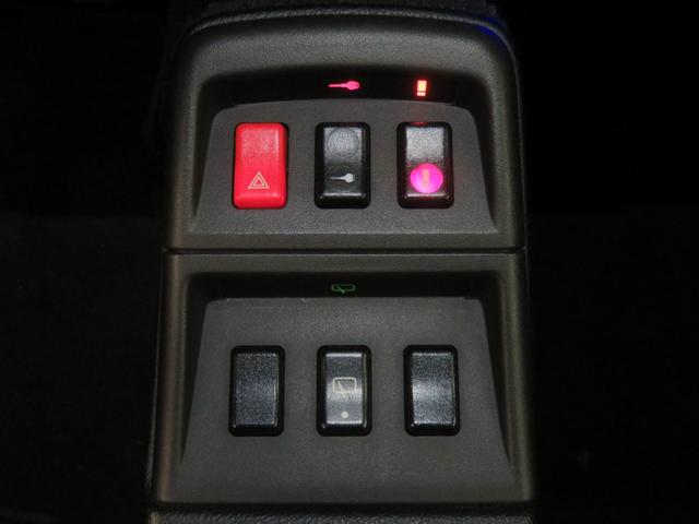 ９１１ ９１１カレラ　６Ｍ／Ｔ　ＣＵＰ　ホイール１７インチ　（アルミ）／リヤ　ワイパー／エアコン／ハイマウント・ブレーキ・ランプ／キセノンヘッドライト／純正フロント・リアスポイラー（24枚目）