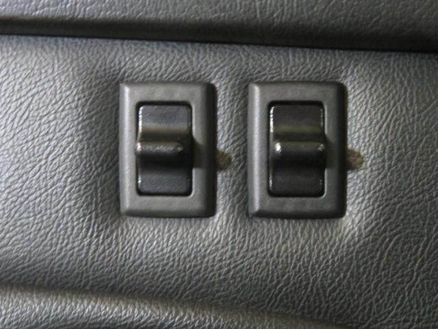 ９１１ ９１１カレラ　６Ｍ／Ｔ　ＣＵＰ　ホイール１７インチ　（アルミ）／リヤ　ワイパー／エアコン／ハイマウント・ブレーキ・ランプ／キセノンヘッドライト／純正フロント・リアスポイラー（34枚目）