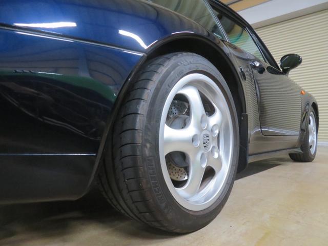 ９１１ ９１１カレラ　６Ｍ／Ｔ　ＣＵＰ　ホイール１７インチ　（アルミ）／リヤ　ワイパー／エアコン／ハイマウント・ブレーキ・ランプ／キセノンヘッドライト／純正フロント・リアスポイラー（50枚目）