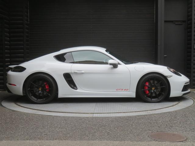 718ケイマン 718ケイマンGTS 4.0 右ハンドル PDK/ブラック レザーインテリアRace-Tex/オートエアコン/電動可倒式ドアミラー/シートヒーター/スポーツクロノストップウォッチ ダイアル ガーズレッド(11枚目)