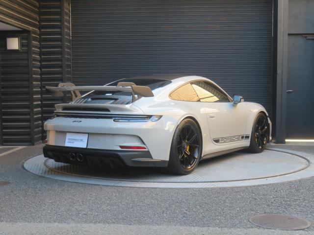 ９１１ ９１１ＧＴ３　レザー　Ｒａｃｅ－Ｔｅｘインテリア（コントラストカラーステッチ）／３Ｄプリント（ソフト硬度）フルバケ／ＰＣＣＢ／カーボンルーフ／ＬＥＤマトリックス／Ｆリフト／ミラー上部トリム（カーボン）／ＢＯＳＥ（2枚目）