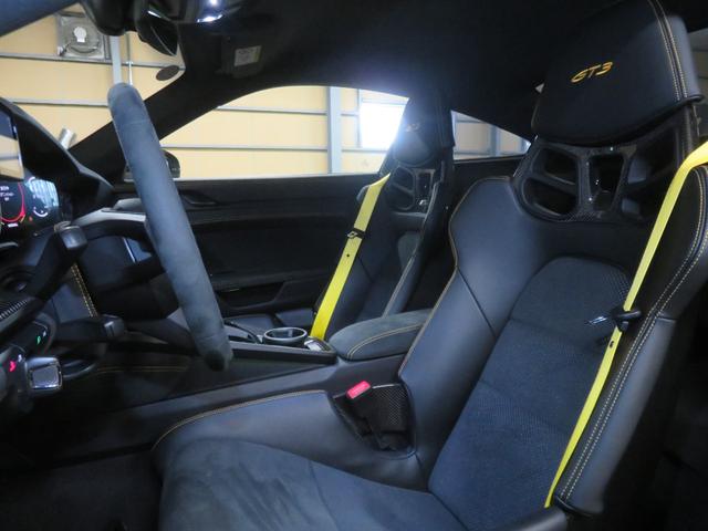 ９１１ ９１１ＧＴ３　レザー　Ｒａｃｅ－Ｔｅｘインテリア（コントラストカラーステッチ）／３Ｄプリント（ソフト硬度）フルバケ／ＰＣＣＢ／カーボンルーフ／ＬＥＤマトリックス／Ｆリフト／ミラー上部トリム（カーボン）／ＢＯＳＥ（13枚目）