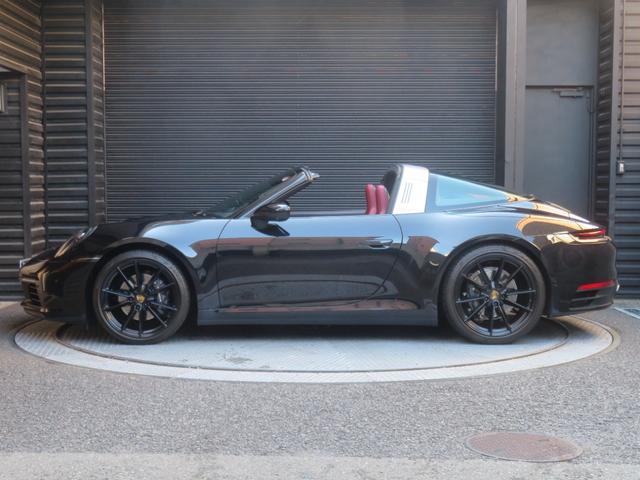 911 911タルガ4 スポーツエグゾースト/スポーツクロノ/20/21インチ Carrera Sホイールサテンブラック塗装/4-wayスポーツシートプラス/パワステプラス/アンビエントライト(13枚目)